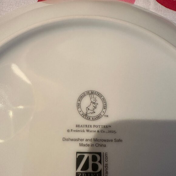 BEATRIX POTTER Peter Rabbit Pink Trim 8" Wavy Edge Dessert/Appetizer Plates - Picture 4 of 4